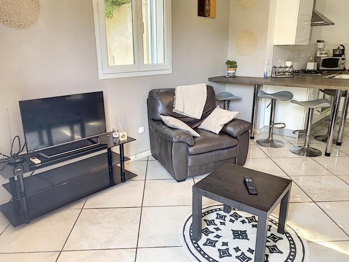 Grand Appartement Spacieux A 5 Min Du Centre Ville อฌักซิโอ้ ภายนอก รูปภาพ